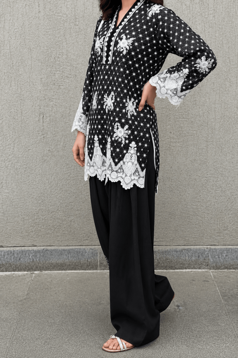 2pc AAYRA Black & white embroidered Luxury lawn set🖤 - Kolari official2pc AAYRA Black & white embroidered Luxury lawn set🖤2pc AAYRA Black & white embroidered Luxury lawn set🖤